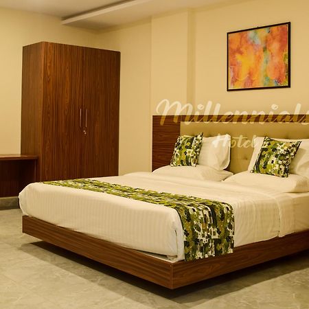 S R Plaza At Delhi Airport Hotel New Delhi Bagian luar foto
