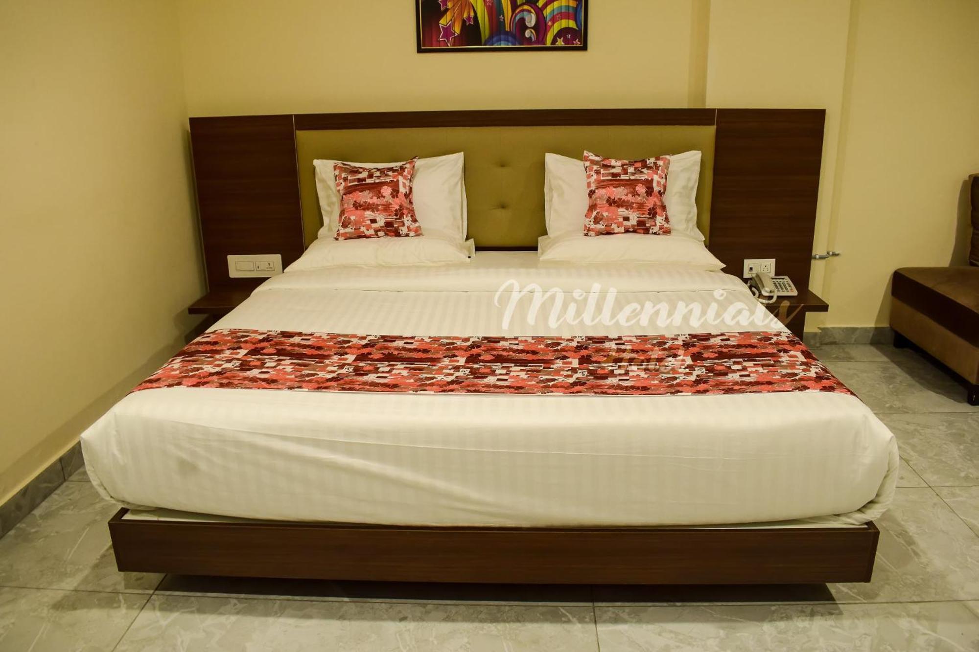 S R Plaza At Delhi Airport Hotel New Delhi Bagian luar foto