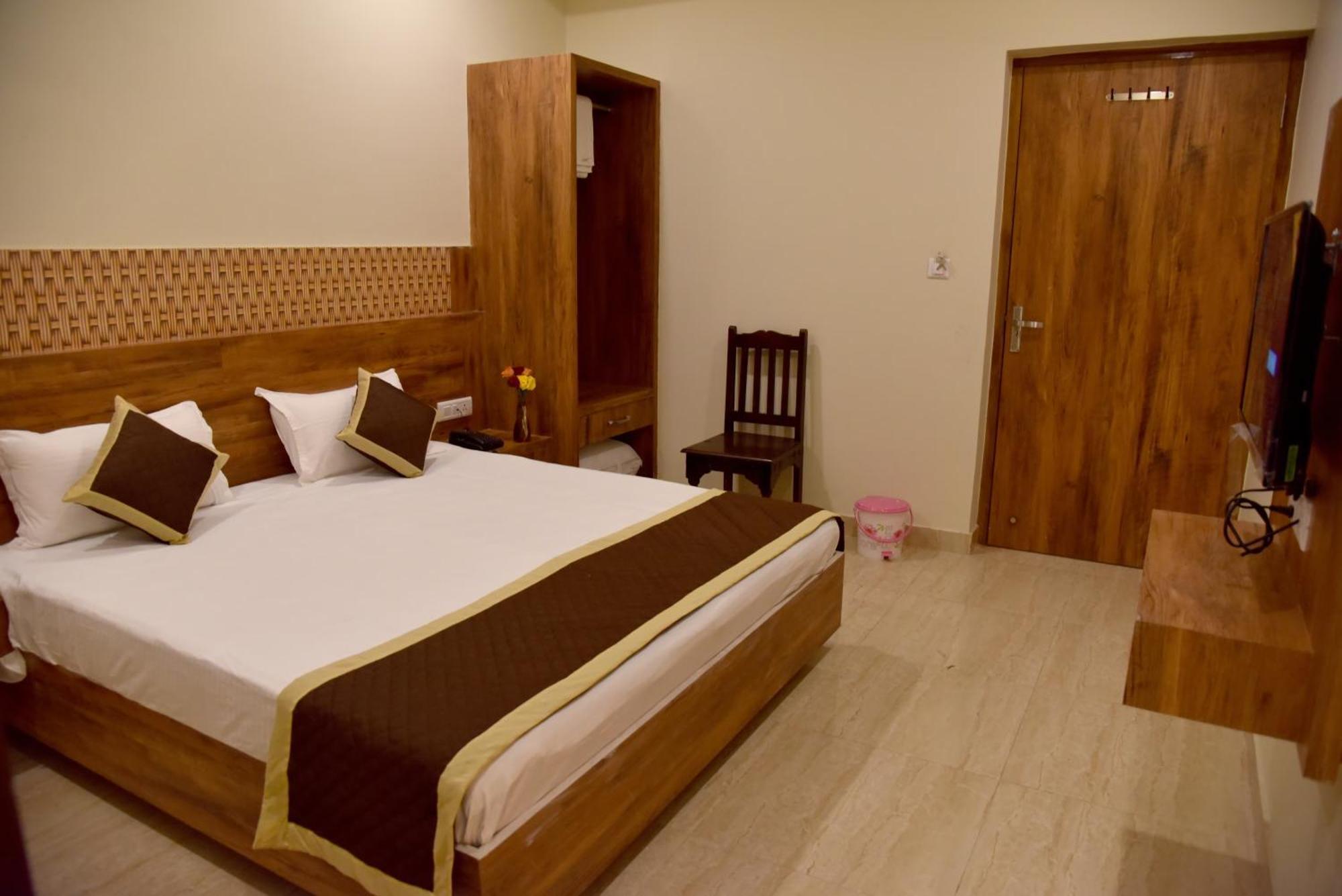 S R Plaza At Delhi Airport Hotel New Delhi Bagian luar foto