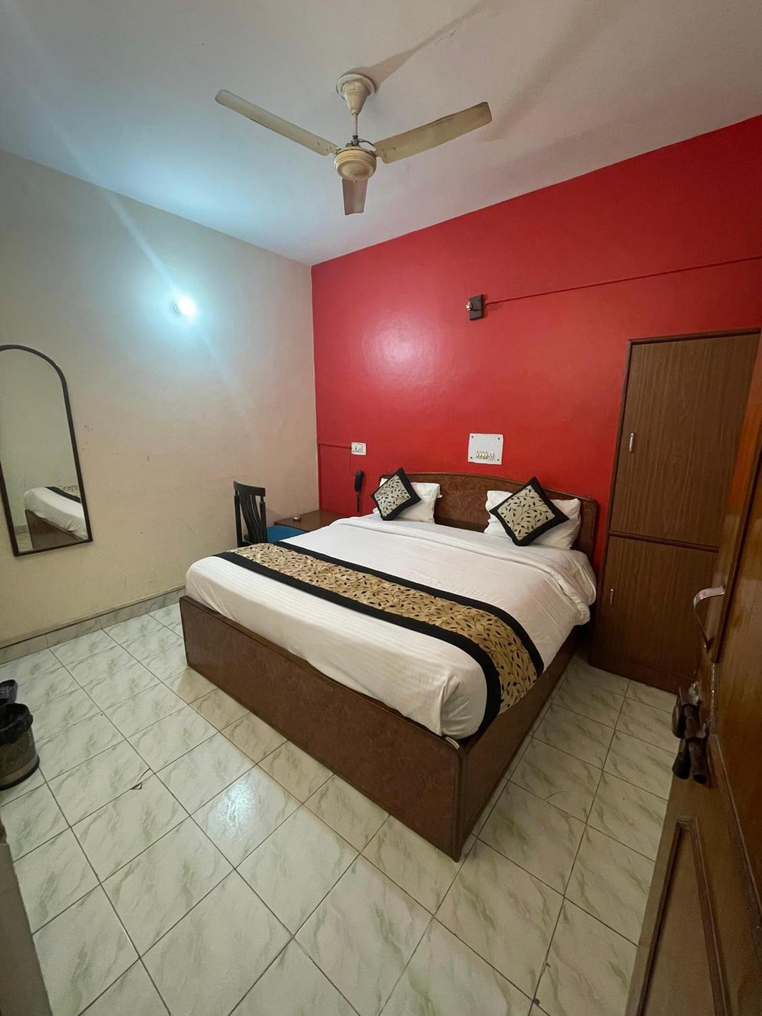 S R Plaza At Delhi Airport Hotel New Delhi Bagian luar foto