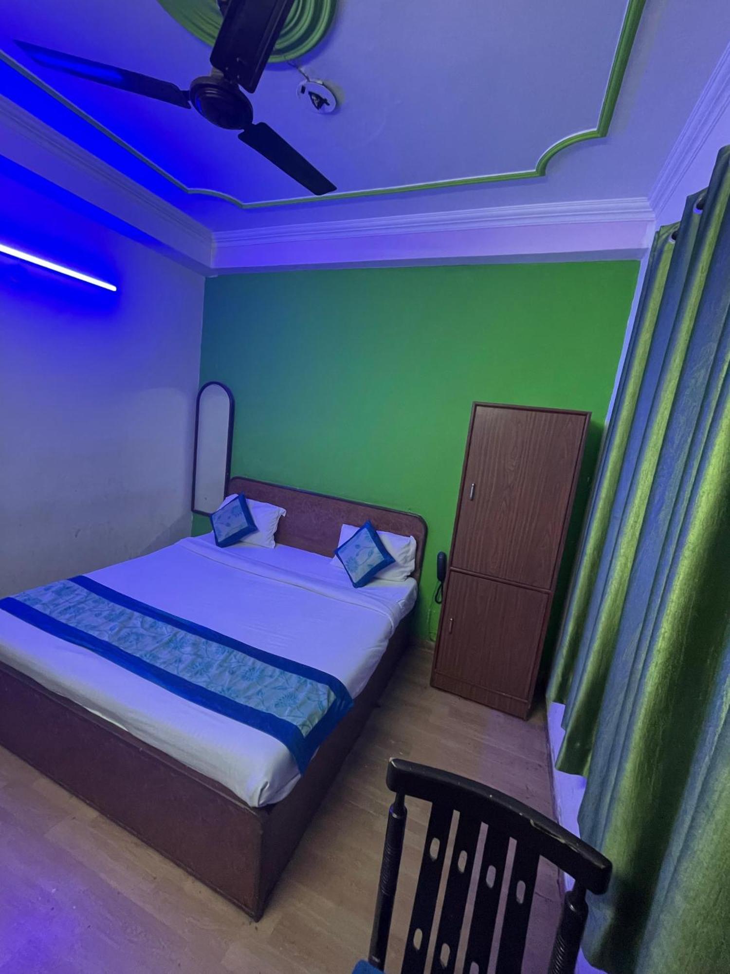 S R Plaza At Delhi Airport Hotel New Delhi Bagian luar foto