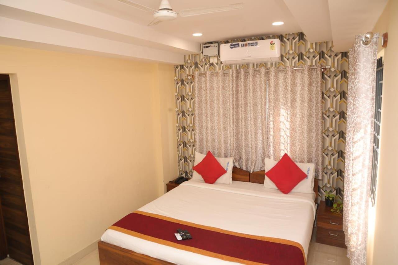 S R Plaza At Delhi Airport Hotel New Delhi Bagian luar foto