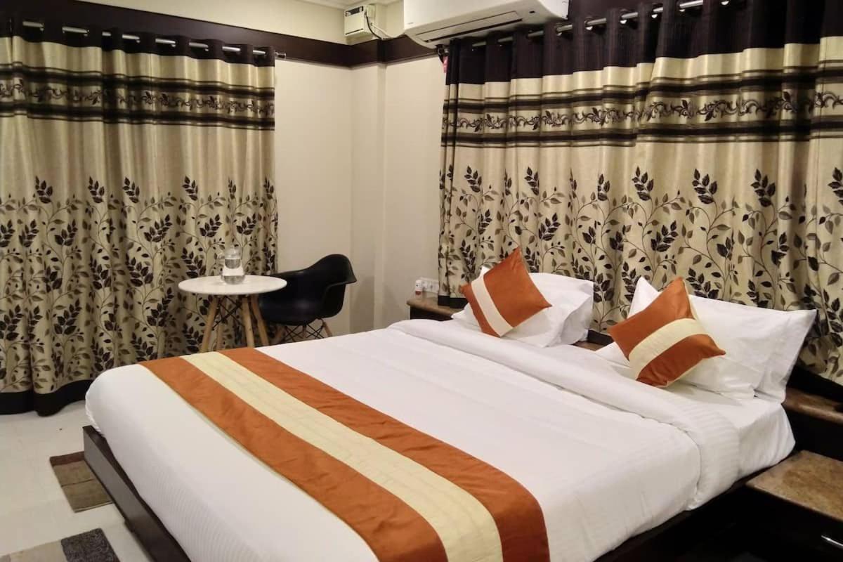 S R Plaza At Delhi Airport Hotel New Delhi Bagian luar foto