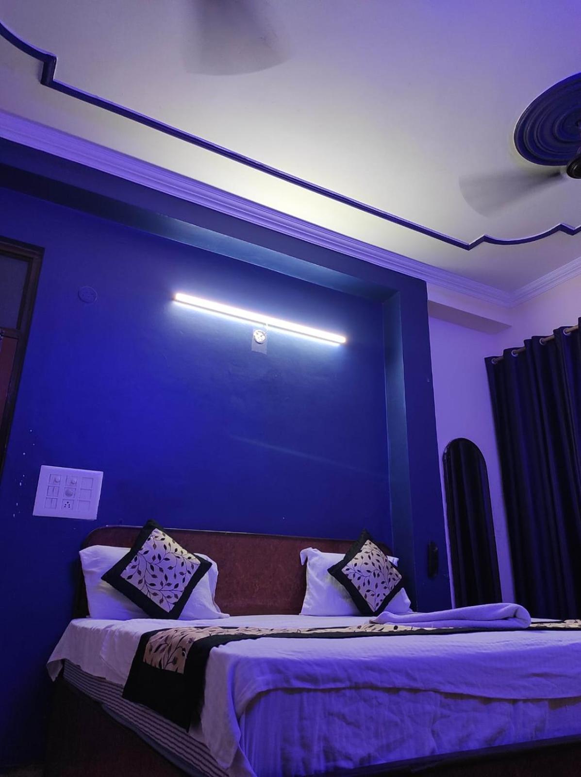 S R Plaza At Delhi Airport Hotel New Delhi Bagian luar foto