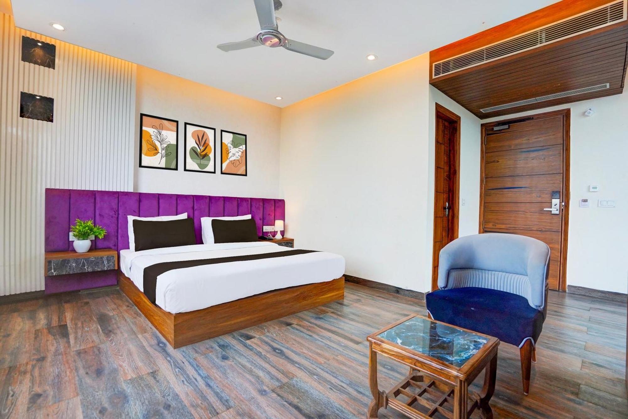 S R Plaza At Delhi Airport Hotel New Delhi Bagian luar foto